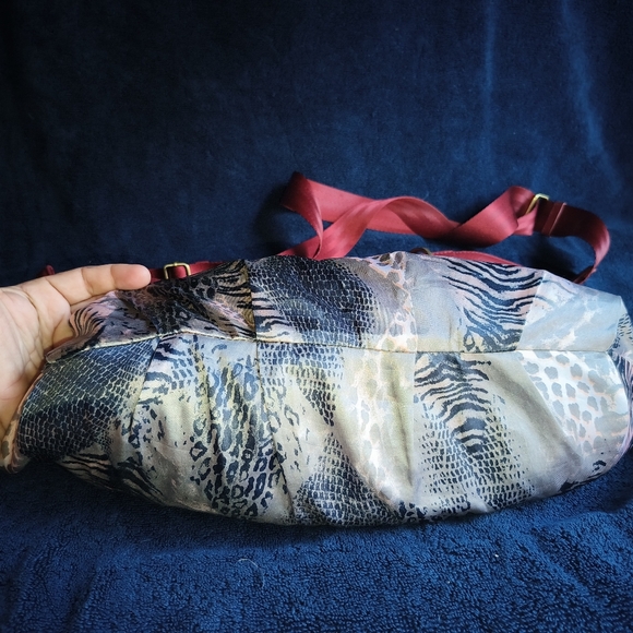 Fenn Wright Manson Red Pebbled Leather Bag. - Picture 12 of 16